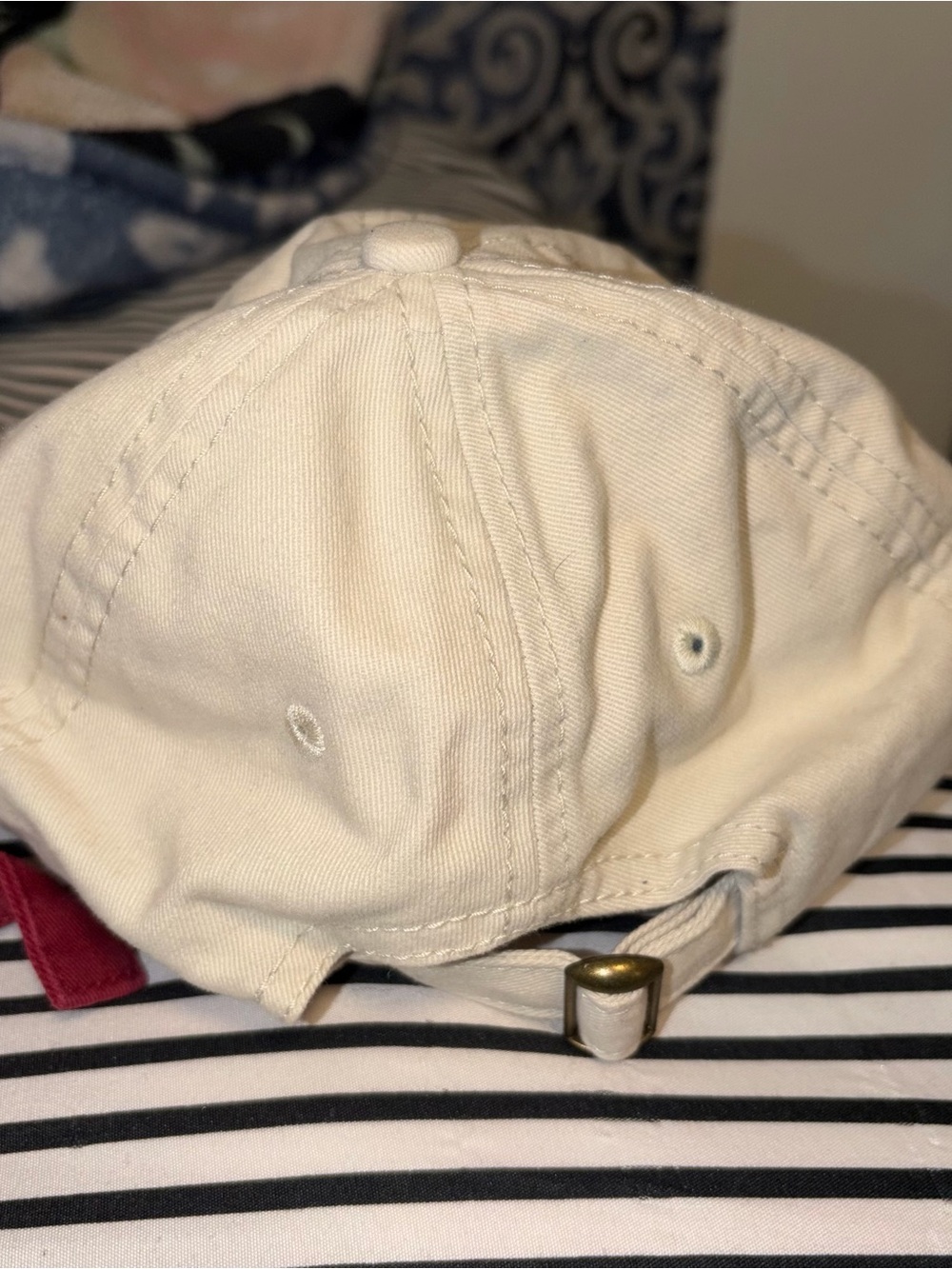 Hogwarts Alumni Red Cap & Cream Embroidered Sun Hat - 2 Pack - Picture 11 of 13